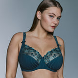 Primadonna - Deauville Fullcup BH Peacock