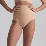 Bye bra - Usynlig Højtaljet String Beige
