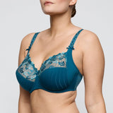 Primadonna - Deauville Fullcup BH Peacock