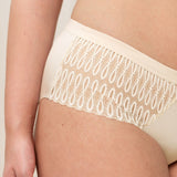 Triumph - Aura Spotlight Maxi Trusse Creamy Dream