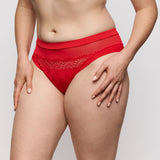 Primadonna - Sophora Tai Trusse True Red