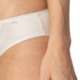 Mey - Glorious Tai Bailey