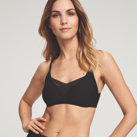 Triumph - Shape Smart Top Black